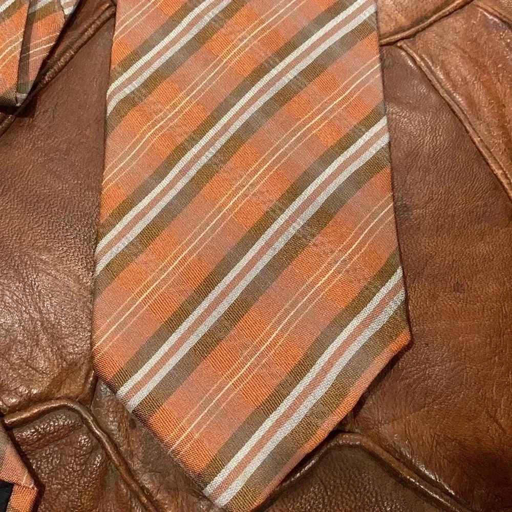 Hugo Boss silk Organza dress tie